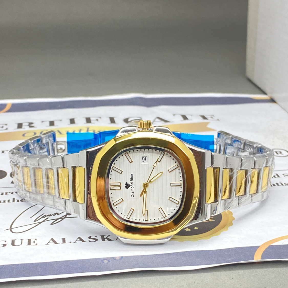 DIAMOND BLUE Classic Design Stainless Steel Made Analog Time Chain Watch For Men