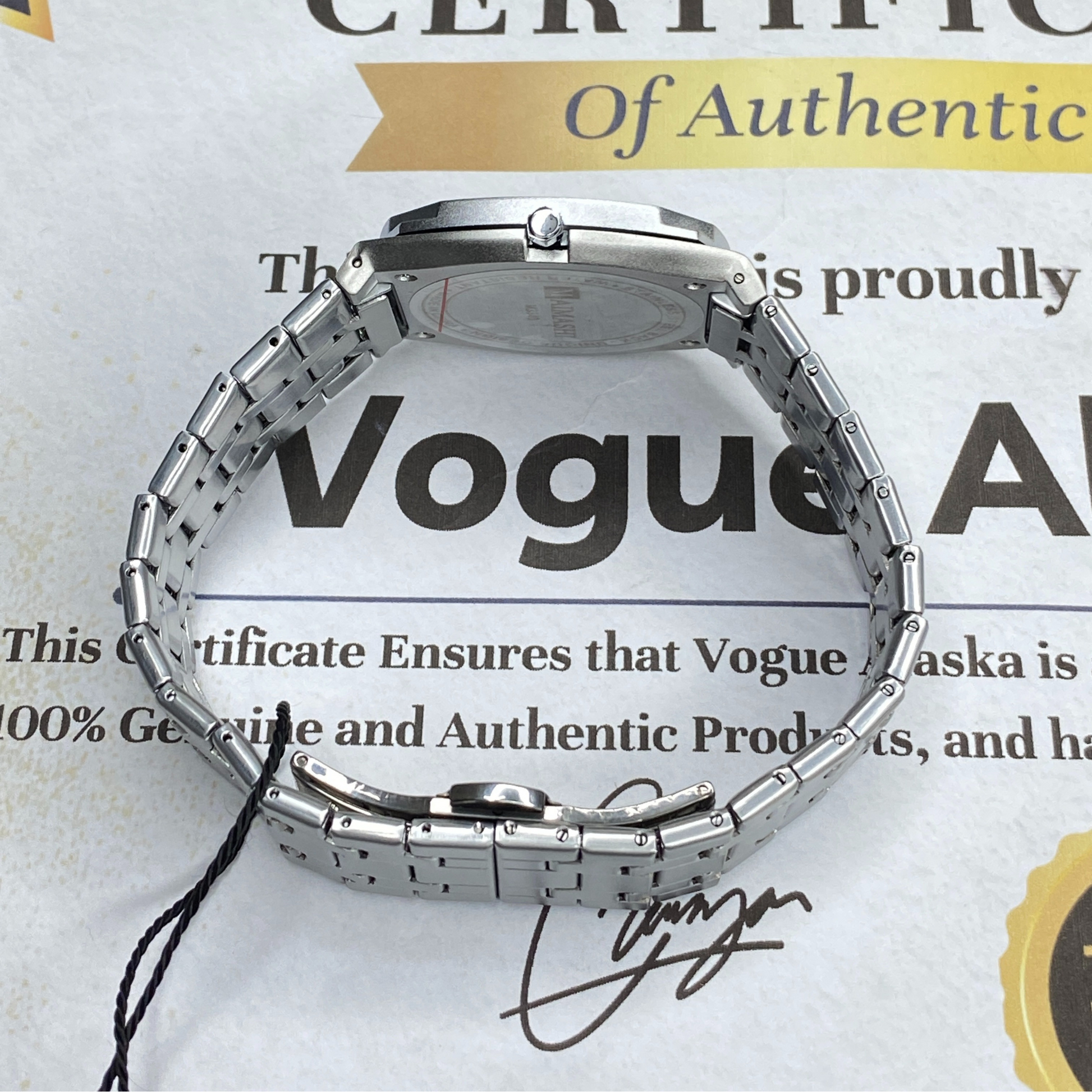 MAIMASHI Slim Design Analog Display Stainless Steel Chain Watch for Men