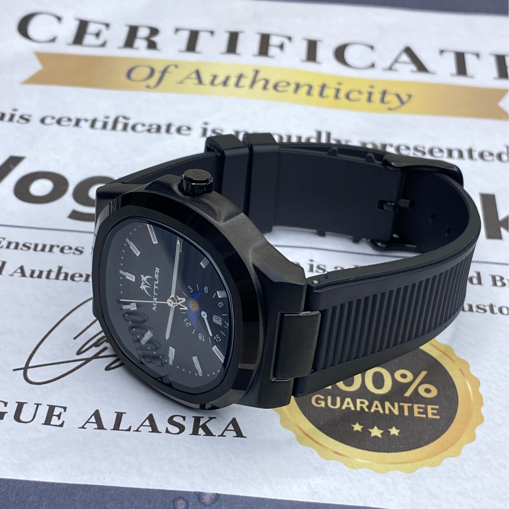 MATTURI Analog Time Date Display Rubber Straps Watch For Men